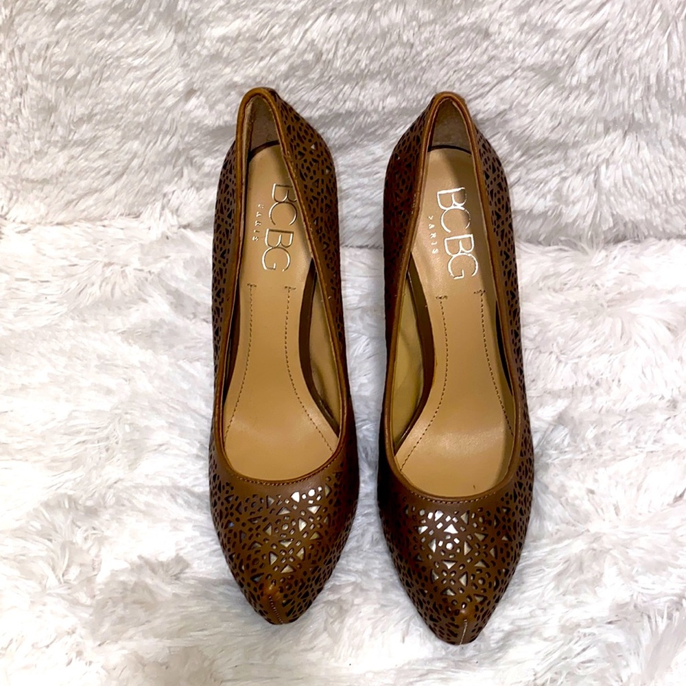 BCBG Platform pumps size 10. Brown with silver underlay